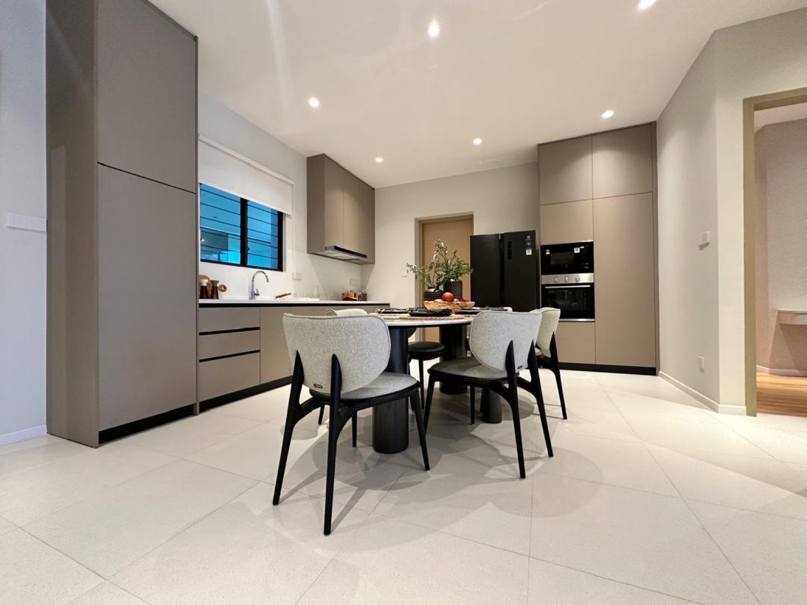Waterstone show unit kitchen & dining